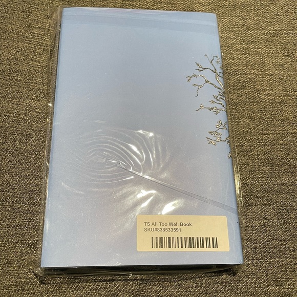 Taylor swift All too well book - Picture 3 of 3